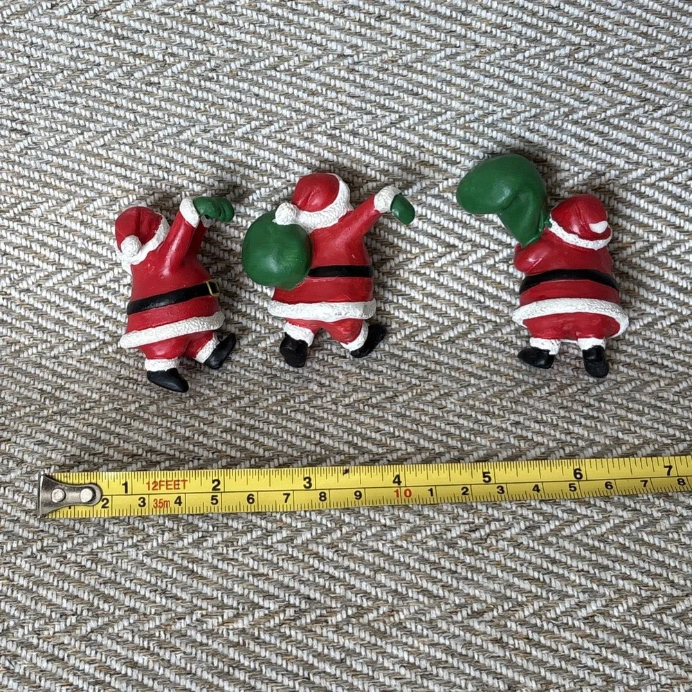Pot Or Lamp Percher Santas Set of 3 Resin 2.25'